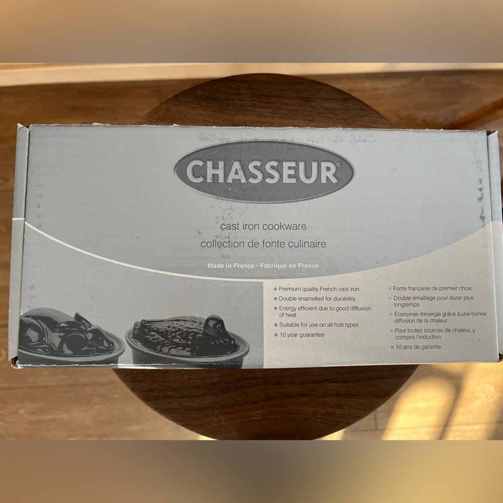 Chasseur Cast Iron Enameled Red Rabbit cookware/bakeware - Picture 10 of 10